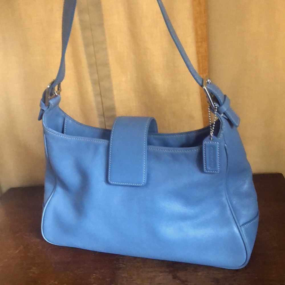 $288 Coach Hampton light blue Leather zip top hobo purse like new but vintage